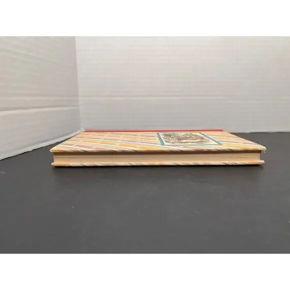 Book, Alice's Adventures in Wonderland, hardcover, Lewis Carroll, set of two - Picture 5 of 16